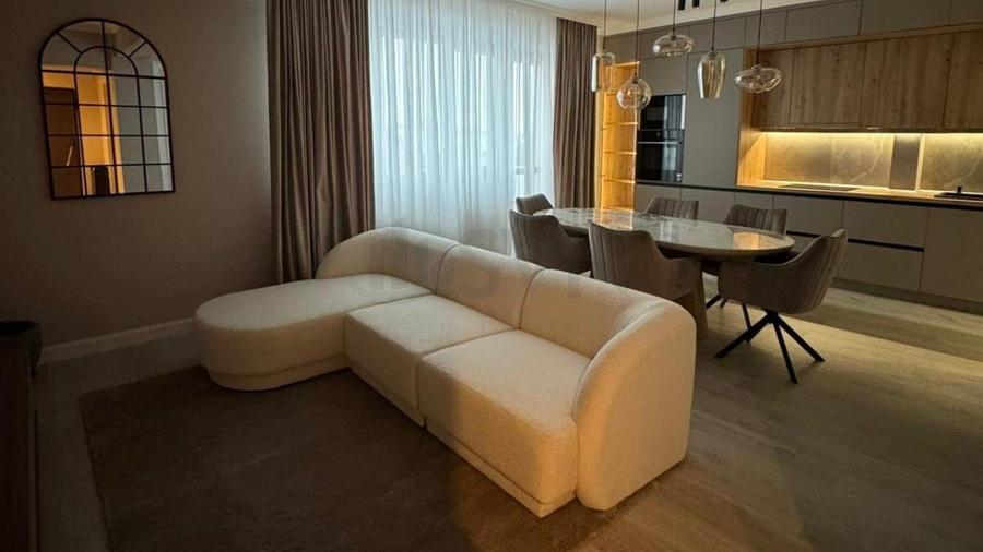 REA1027062 Apartament 3 camere lux Sisesti acces privat