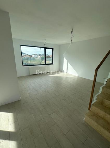 Duplex in complex privat, Tunari, curte proprie, comunitate restransa - 26