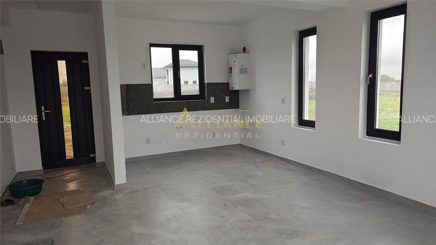 Casa individuala - 3 camere - 2 bai - 378 mp teren - 2