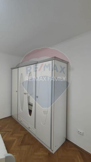 De inchiriat apartament 3 camere spatios  etaj 1 Splaiul Crisanei - 21