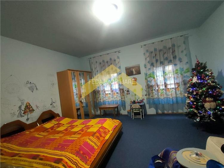 Casa de vanzare in zona Parneava - 10