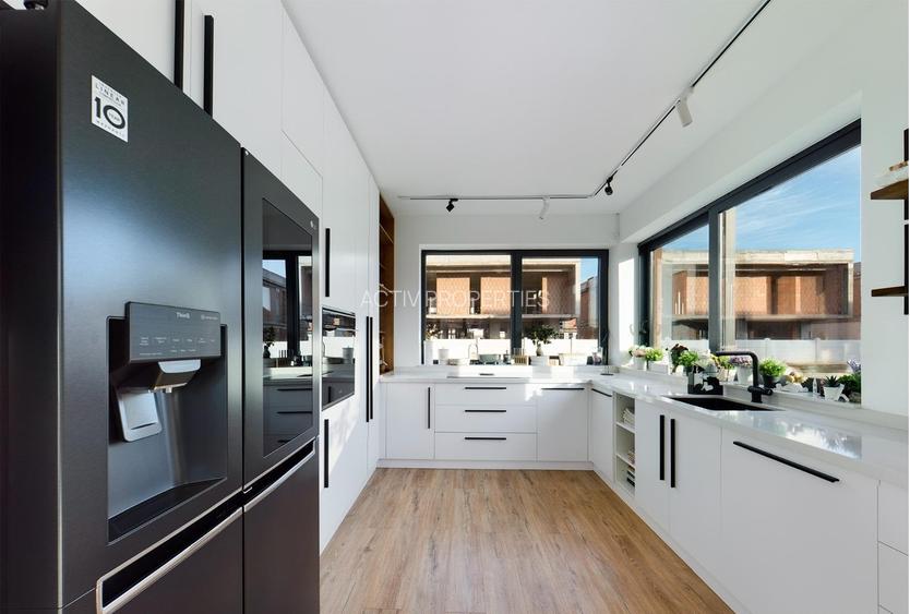 Vila 2022 P+1+M,2 living,4 dormitoare,birou,sala sport,piscina,garaj 2 masini - 4