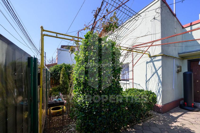 Bucurestii Noi, casa parter situata pe colt, teren 300 mp - 14