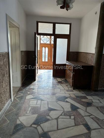 Casa sanatoasa in centrul localitatii Cristian - 9