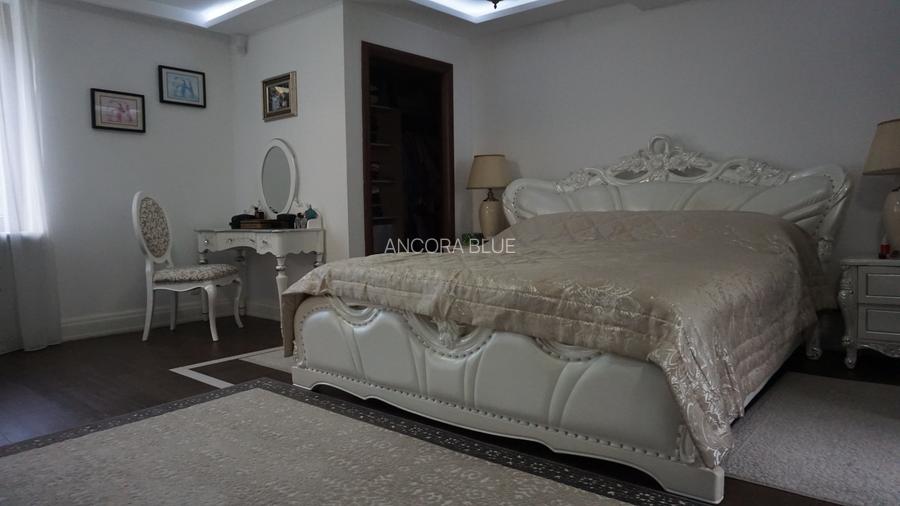 Vila superba in Padurea Baneasa, curte 5000 mp, piscina exterioara - 32