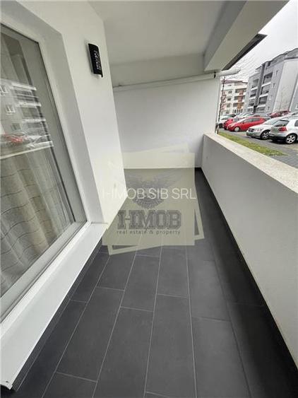 Apartament modern cu 3 camere terasa si 2 parcari in zona Centrala - 11