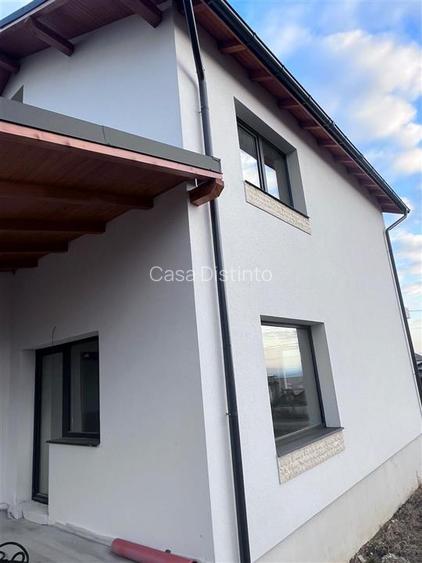 Casa cu 4 camere 5 ari teren - 8