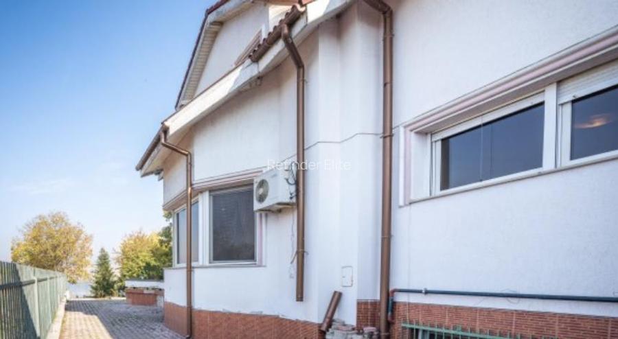 Vanzare vila cu piscina | Damaroaia - Straulesti | teren 2000 mp | deschidere la - 5