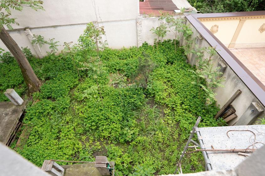 De vanzare Cladire bloc Istoric Central Arad D+P+E+M curte proprie - 27