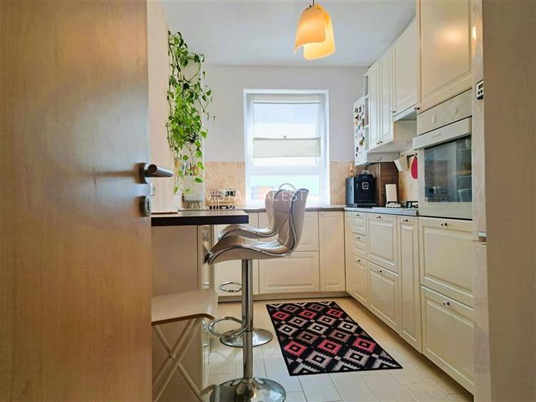 Apartament 3 camere decomandat Coresi, 2 bai,  bloc nou cu lift, mobilat si util - 8