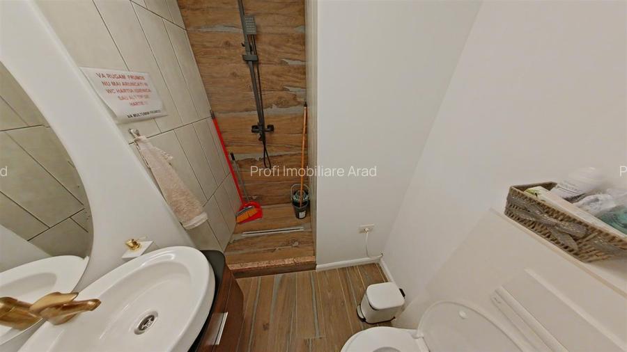 Spatiu langa Primarie pt. prestari servicii, birou, cabinet, salon - renovat - T - 17