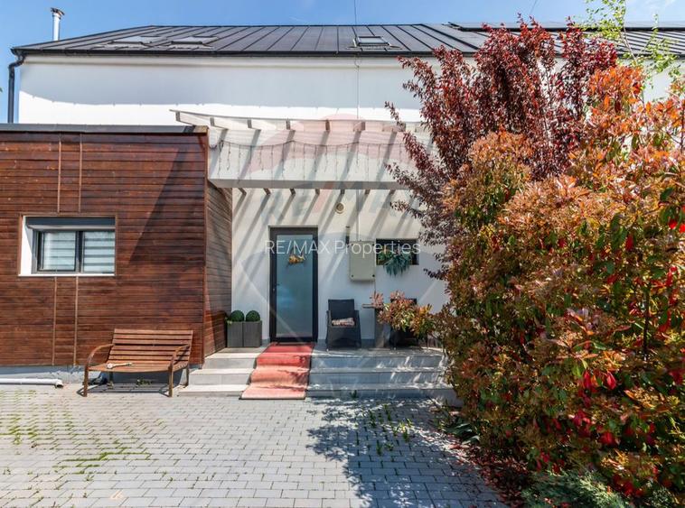 Casă / Vilă cu 5 camere de vanzare, Laguna Albastra, str. Fermei - 28