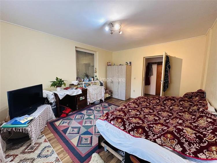 CASA CU ETAJ | TEREN 400 MP | ZONA DEALURI | STRADA MARIN PREDA - 22