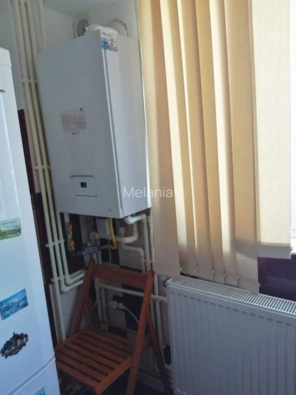 Apartment 3 camere decomandat, mobilat, doua balcoane, centrala gaze. Negociabil - 7