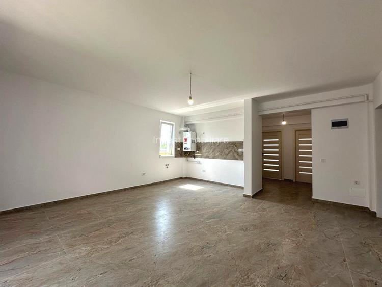 COMISION 0%! MUTARE IMEDIATA! 3 CAMERE CU GRADINA  - 2