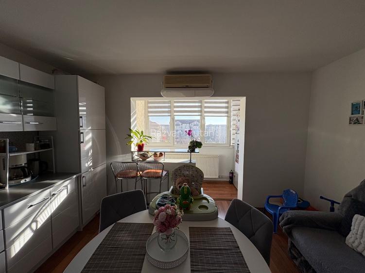 Vând apartament 3 camere  - 12