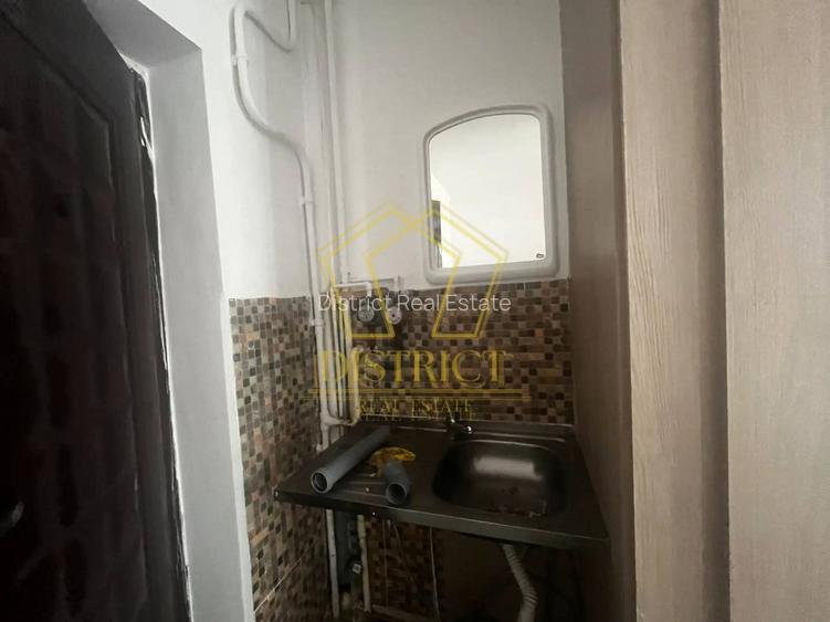 Garsoniera lumioasa I Take Ionescu - 4