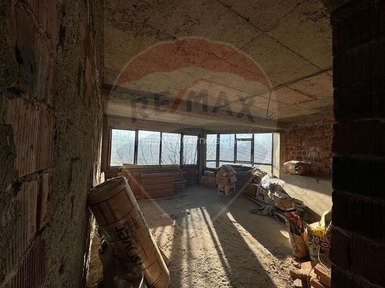 De Vanzare - Cladire de birouri situata strategic, in zona Centrala - 7