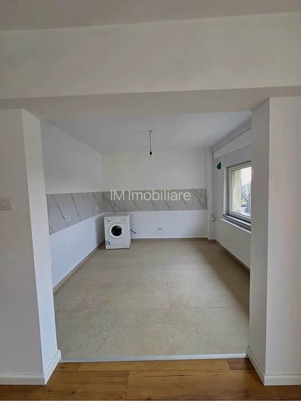 Modern- 5 camere- deosebit - 3 bai- renovat integral - 4