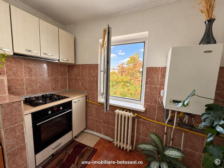APARTAMENT 4 CAMERE - ETAJ 4 CU ȘARPANTĂ- ÎMPĂRATUL TRAIAN , LOC de PARCARE