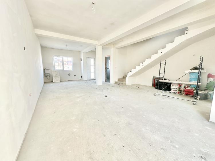 Duplex Modern in Mosnita Noua | 4 Camere, 3 Parcari, Zona Europa