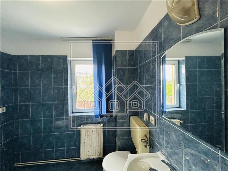 Apartament decomandat, etaj1/3, balcon - Zona Trei Stejari