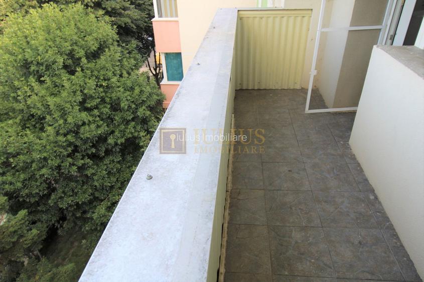 3 camere, clima, bloc anvelopat, Str. Cosminului - Girocului. - 12