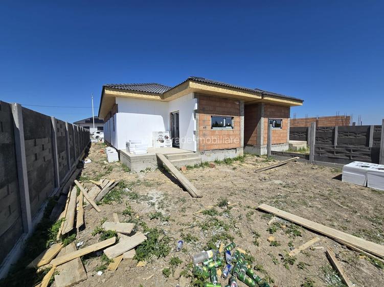 Duplex despartit prin cam. tehnica /  Toate utilitatile - 5