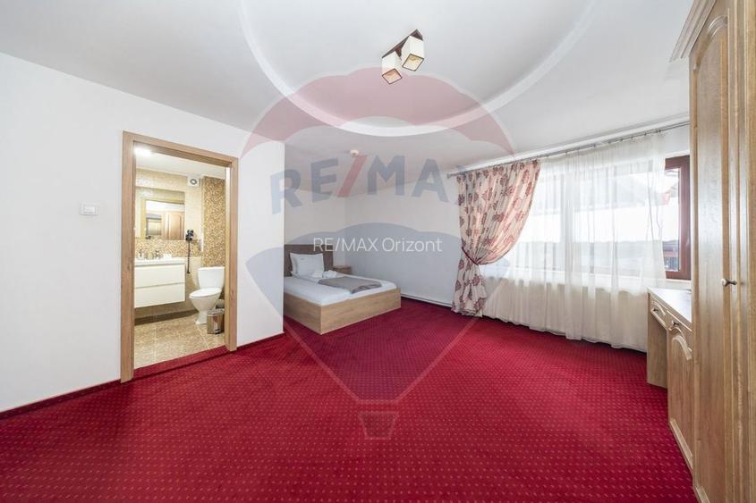 Pensiune cu restaurant și spații comerciale, central Râșnov - 26