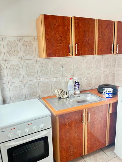 Garsonieră, zona Giurgiului, 2 stații  Eroii Revoluției, str Magurei, 1 - 15