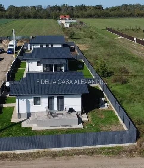 Casa cu 3 camere, 400mp, de vanzare in Miroslava-Ciurbesti. Comision 0 - 14