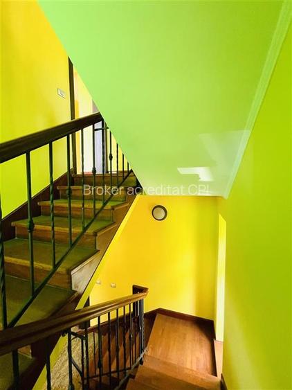 VANZARE VILA 8 CAMERE 652 mp teren zona Sisesti Sector 1 - 34