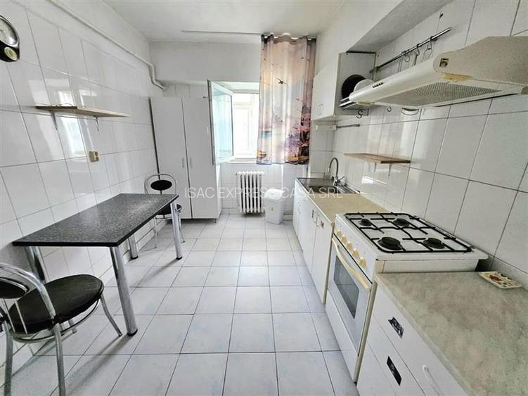Apartament 3 camere, etaj 1,  Pacurari Petru Poni - 7