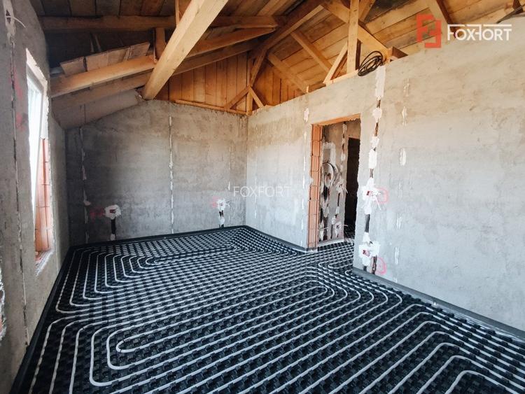 Duplex 4 camere si teren de 300 mp - zona Mosnita Veche  - 6