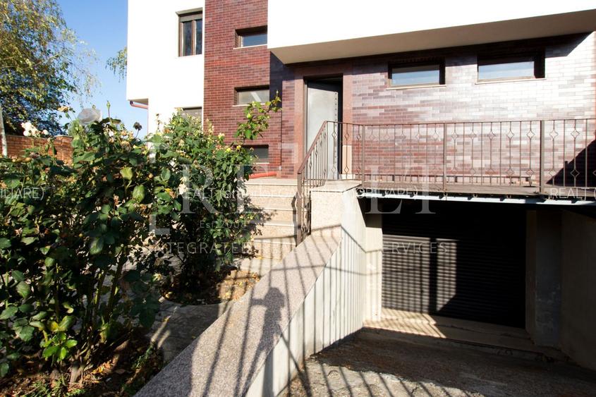 Inchiriere casa, vila 7 camere | Individuala, Renovata, Curte | Campul Pipera - 43
