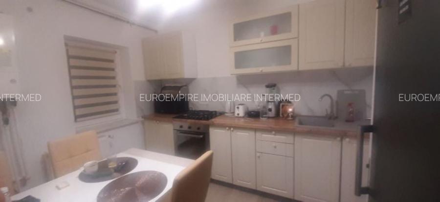 Apartament cu 4 camere de vânzare, zona Icil - 3
