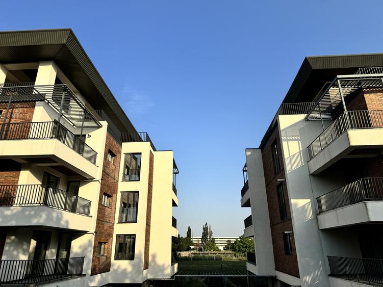 5f66d199-45f8-4e05-afad-0fec03923d6c - 5