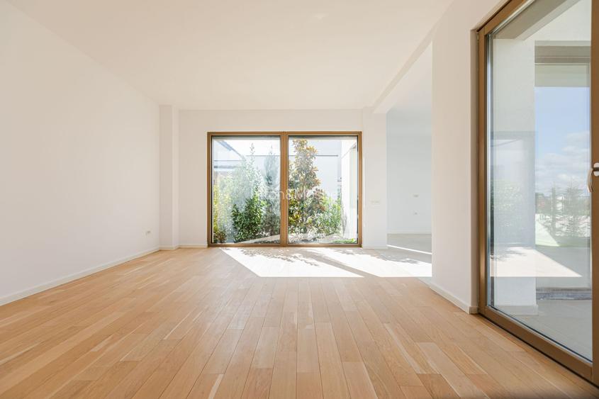 Casa Modernă cu Spații Vitrate Generoase - Comision 0 - 5