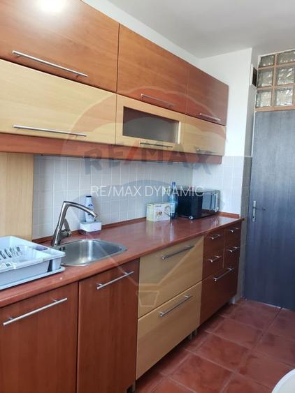 Apartament cu 3 camere in zona Polivalenta - 5