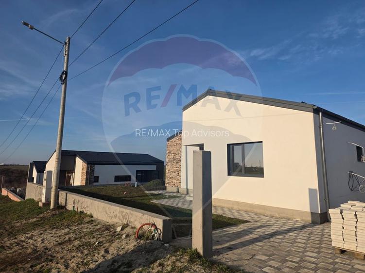 VANZARE Casă / Vilă PREMIUM 4 camere la pret normal - 9