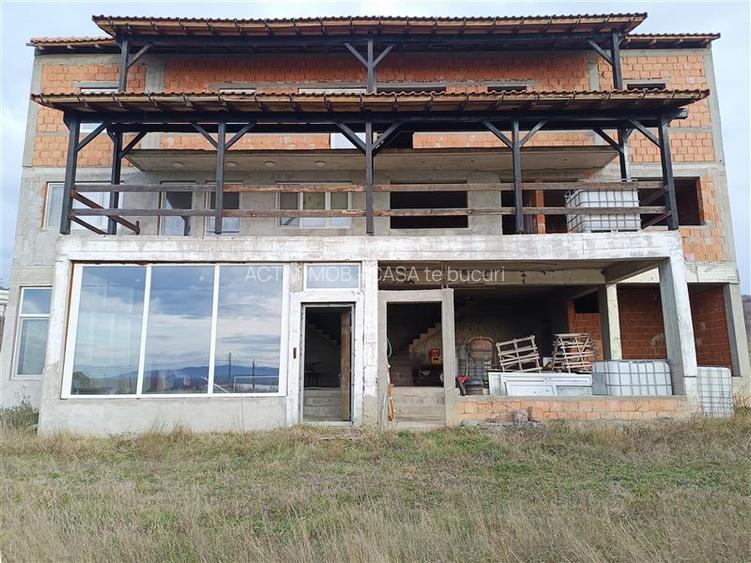 DUPLEX P+1+M CU TERASE | TEREN TOTAL 2.306 MP in MOLDOVA NOUA - 2