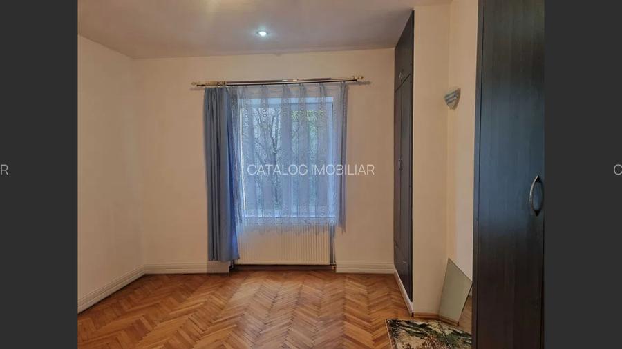 Apartament 3 camere | Curte | Central  - 2
