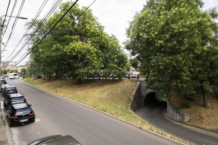 Spatiu comercial stradal de inchiriat Stefan cel Mare - zona Podisor - 12