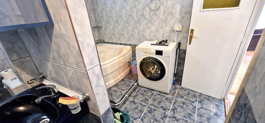 Apartament 3 camere decomandat, etaj 3/4, zonă Calea Romanului - Baie mare unifi - 14