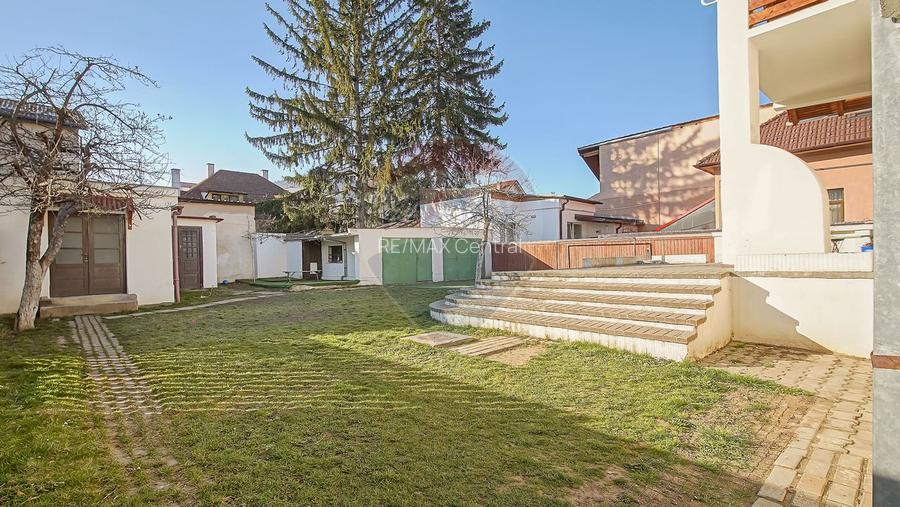 Casă / Vilă cu 9 camere de închiriat în zona Centrul Civic! - 28