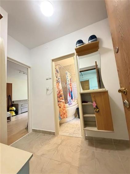 Inchiriere garsoniera decomandata  in bloc de apartamente,intrare Racadau - 6