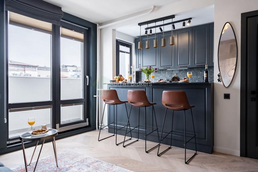 O Vacanță Permanentă în Inima Capitalei, Magheru/Bălcescu - 15