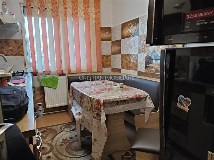 RENOVAT RECENT! AP 4 camere, Viziru 1, Etaj 1, Confort 2 - 60 mp - 8