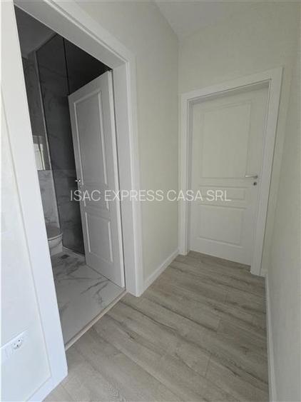 De inchiriat: Penthouse 4 camere 118 mp - etaj 3/3 | Terasa 19,2 mp. 3,8 km fata - 14