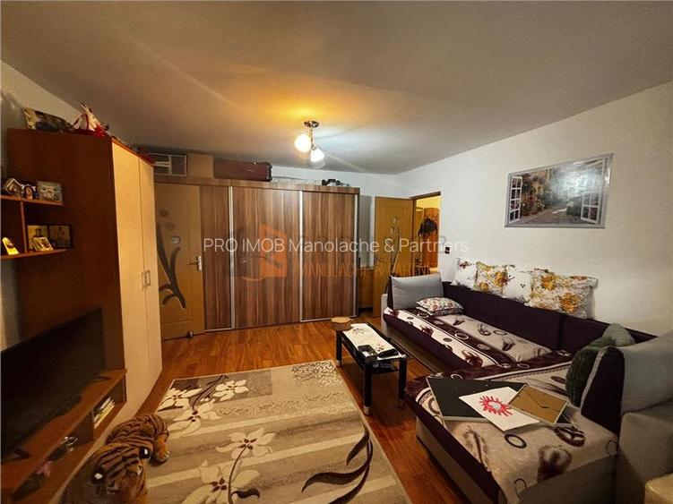 Apartament 2 camere confort  1 semidecomandat  zona Crang - 2